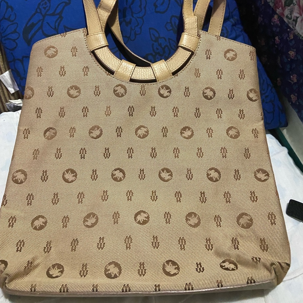 Hunting World bag
